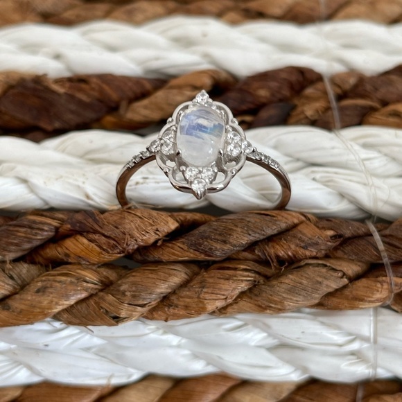 Sterling Silver Moonstone Ring Sz 7 or 8 - Picture 4 of 11